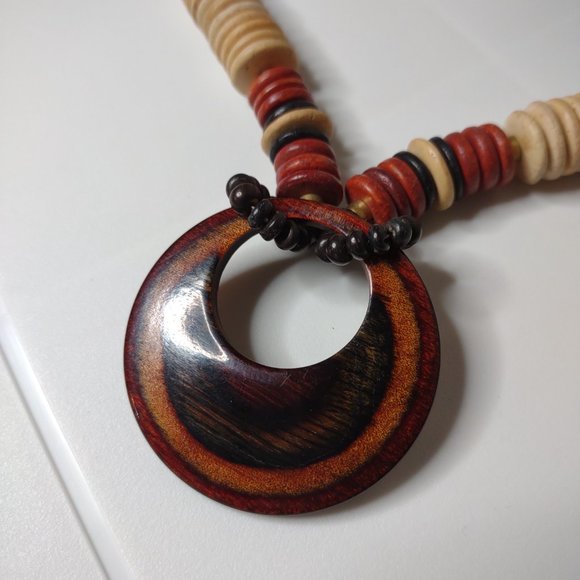 Very Cool Wooden Bead And Pendant Necklace 19 Inches Long - Picture 3 of 13